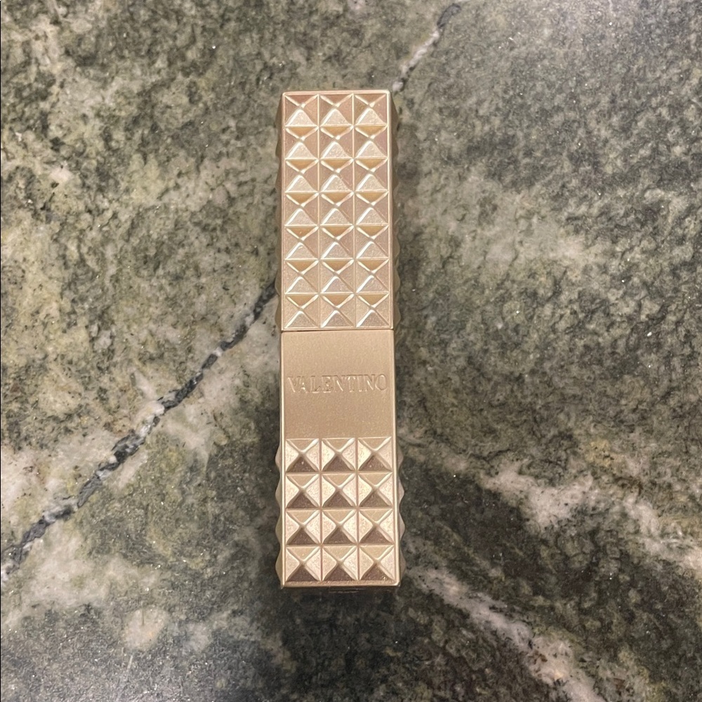 Valentino Lipstick 600A Put A Spike On It